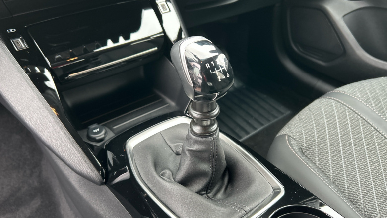 Peugeot 208 1.2 PureTech 100 Allure 5dr Petrol Hatchback